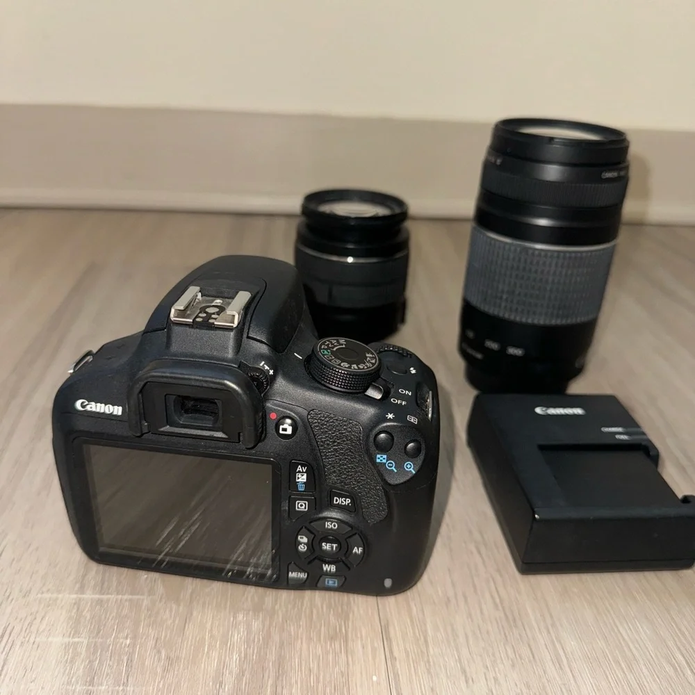 Canon Black Camera Bag and Lens Set